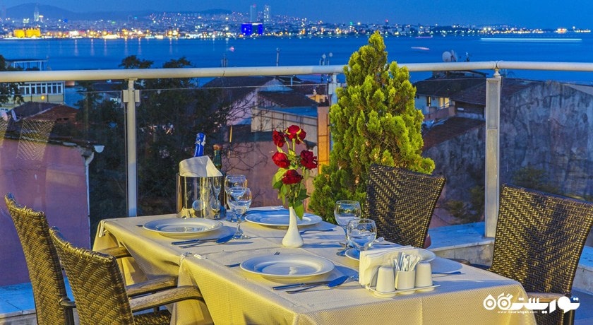 رستوران فضای باز هتل المینا